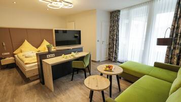 Premium-Zimmer, 1 Schlafzimmer, Gartenblick | Hochwertige Bettwaren, Daunenbettdecken, Minibar, Zimmersafe