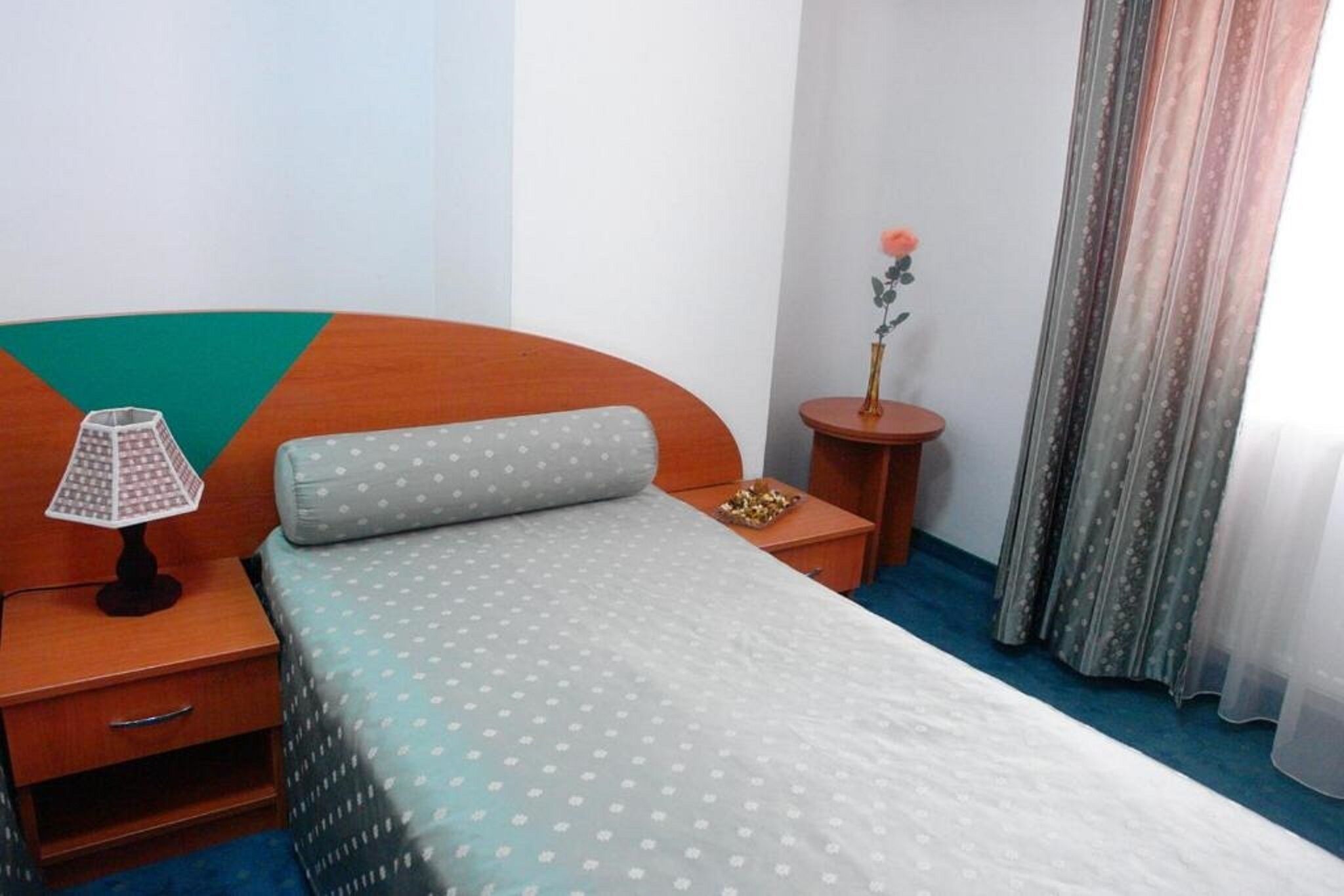 In-room safe, free WiFi