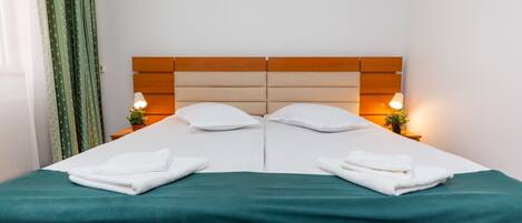 Habitació amb dos llits individuals | Caixa forta a l'habitació i wifi gratuïta