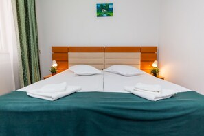 Habitación con 2 camas individuales | Caja de seguridad en la habitación y wifi gratis