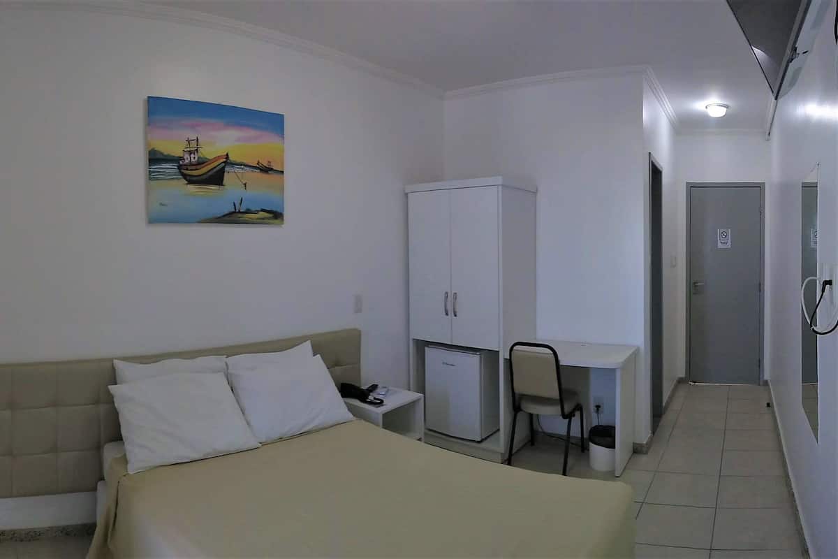 Minibar, desk, soundproofing, free WiFi