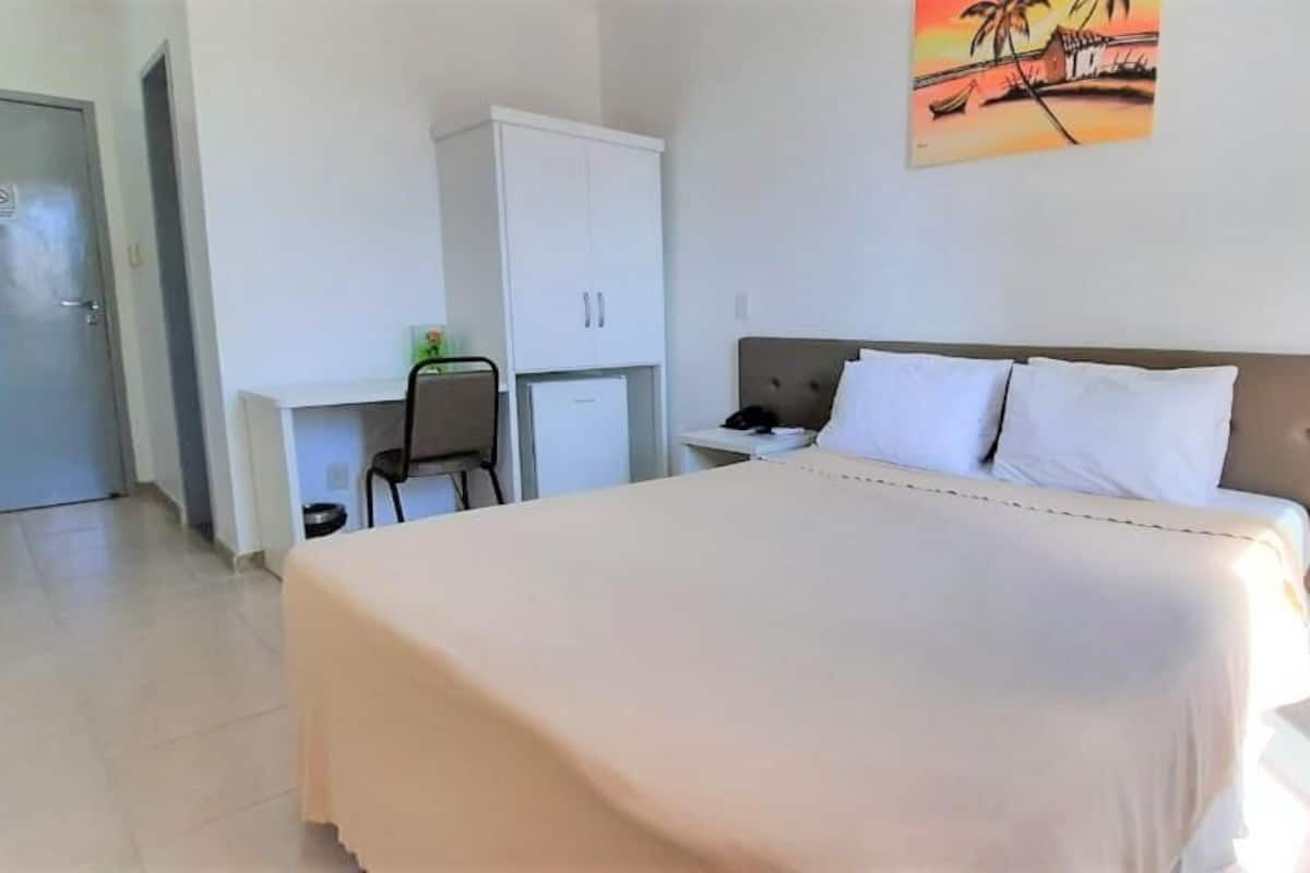 Minibar, desk, soundproofing, free WiFi