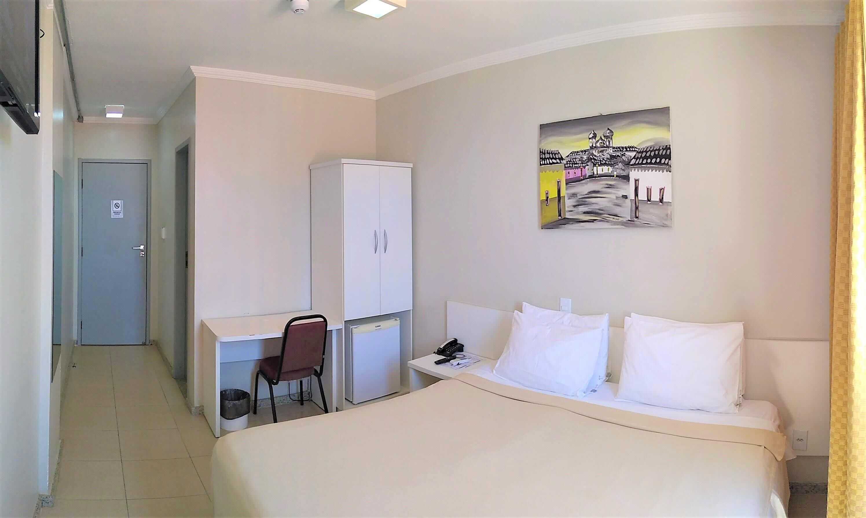 Minibar, bàn, phòng cách âm, truy cập Internet không dây miễn phí 