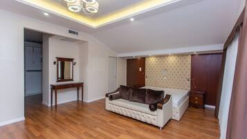 1 bedroom, premium bedding, Select Comfort beds, minibar