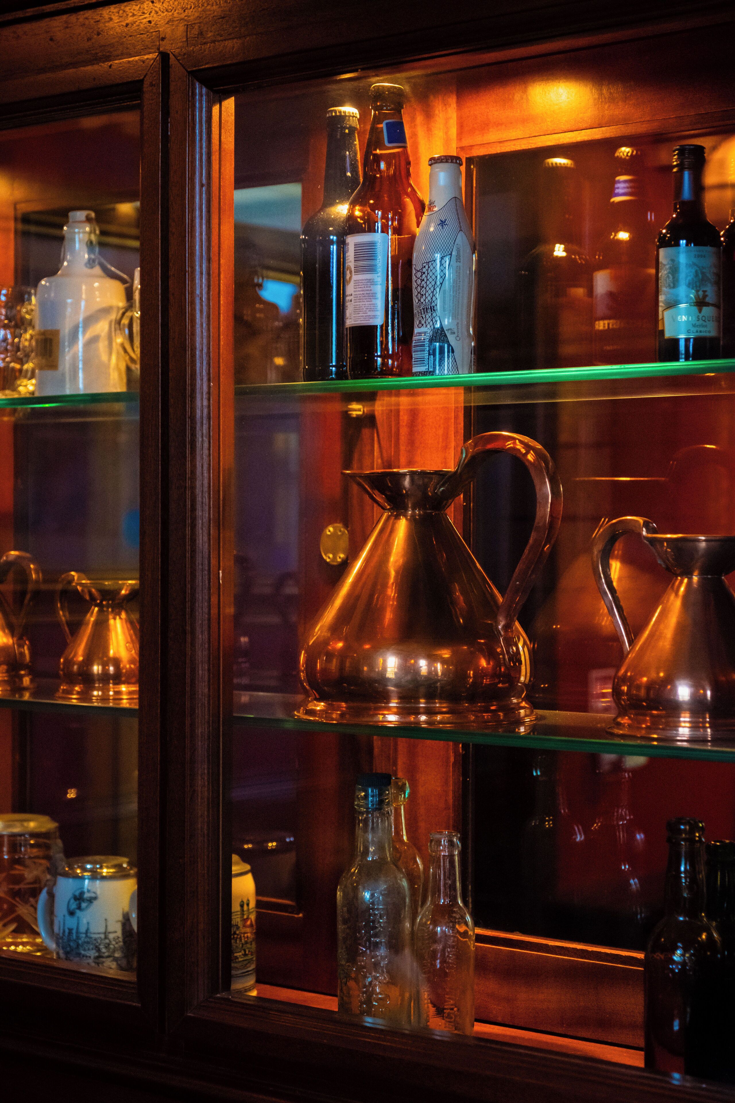 Bar (trong khuôn viên)