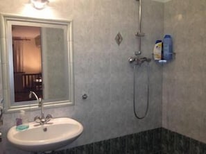 Shower, towels - Pfaffenhofen (Volvi)