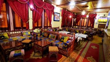 Free daily breakfast