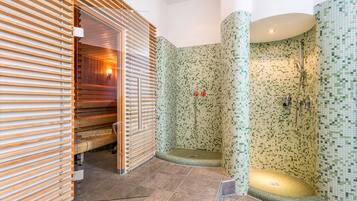 Sauna seca, sauna a vapor, aromaterapia, massagens com pedras quentes