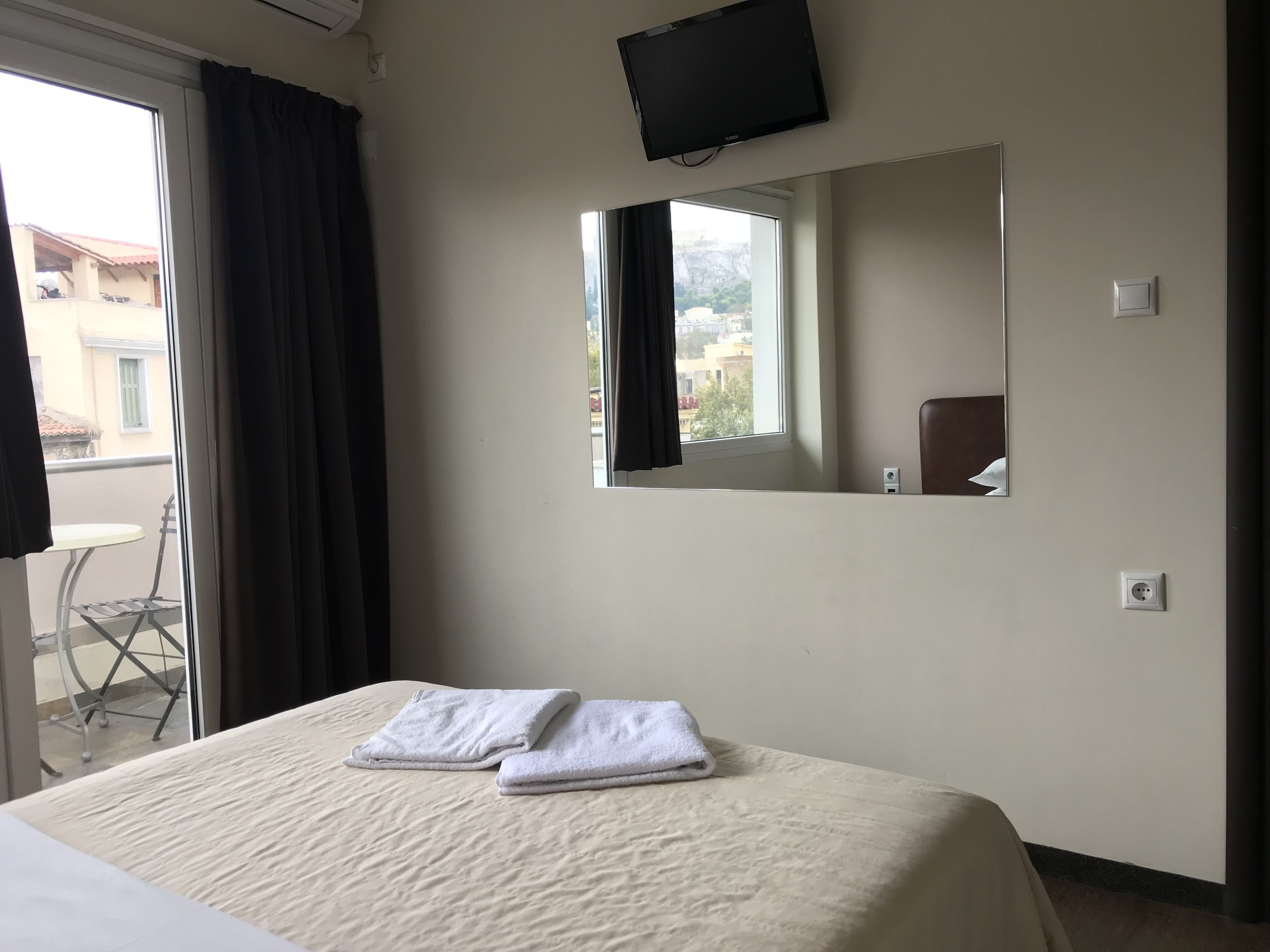 Photo - Pella Inn Hostel