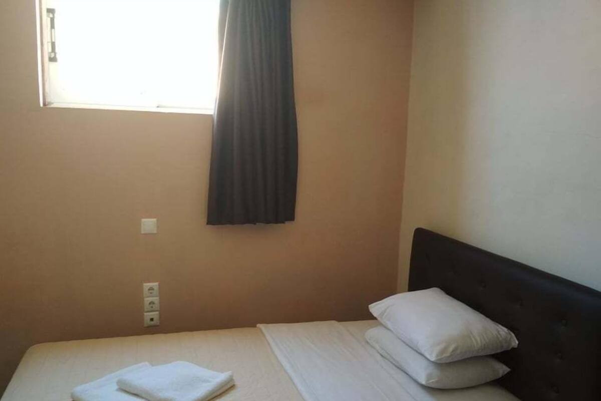 基础双人房 | 熨斗/熨板、免费 WiFi、床单