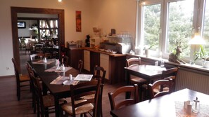 Free daily buffet breakfast  - Haus Waldfrieden (Medebach)