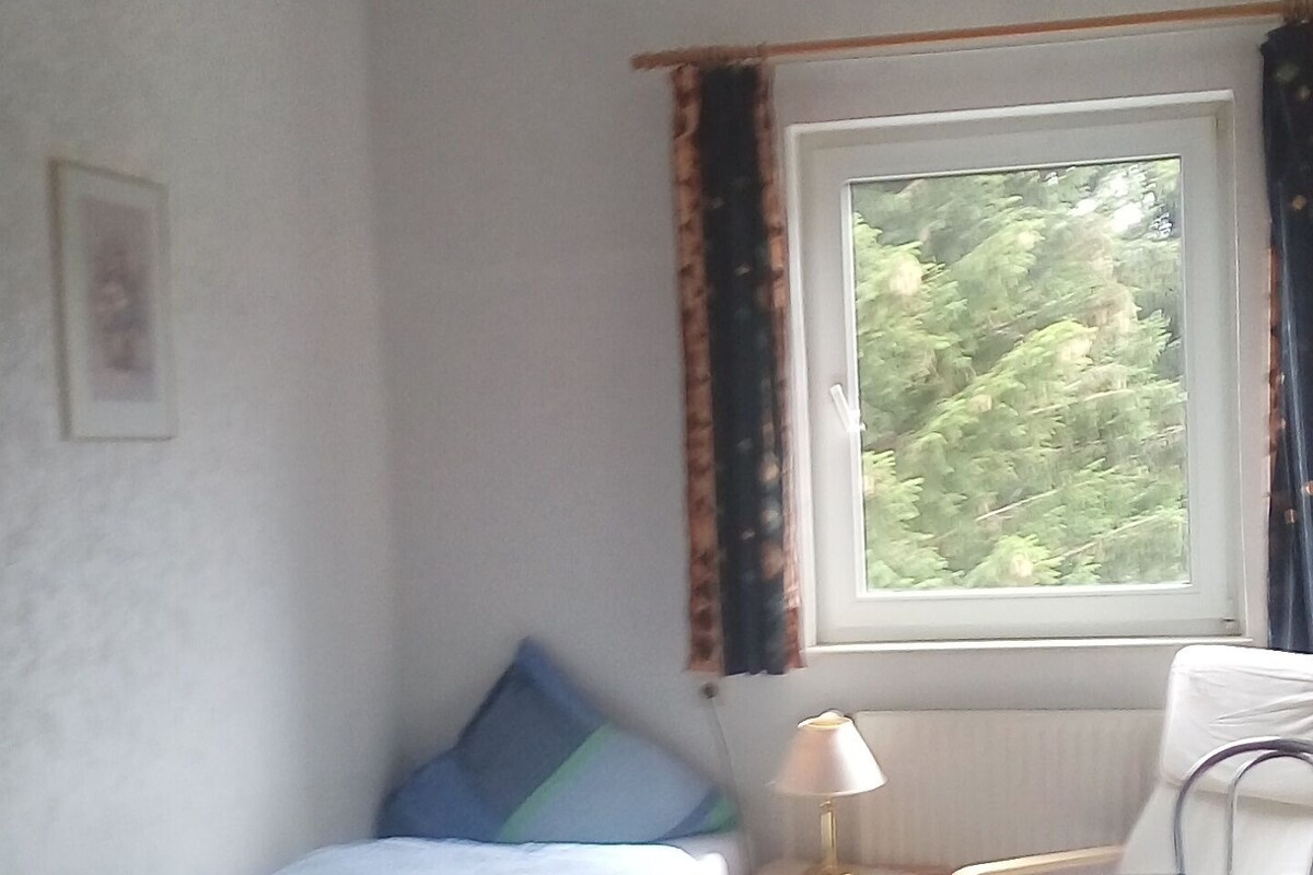 Single Room | In-room safe, free cots/infant beds, rollaway beds, free WiFi