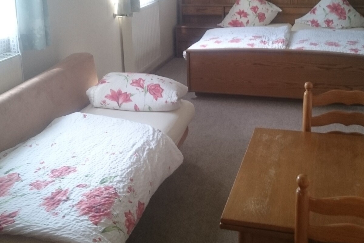 Triple Room | In-room safe, free cots/infant beds, rollaway beds, free WiFi