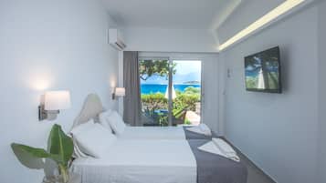Superior Studio, Sea View | Private kitchenette | Fridge, stovetop, electric kettle, toaster