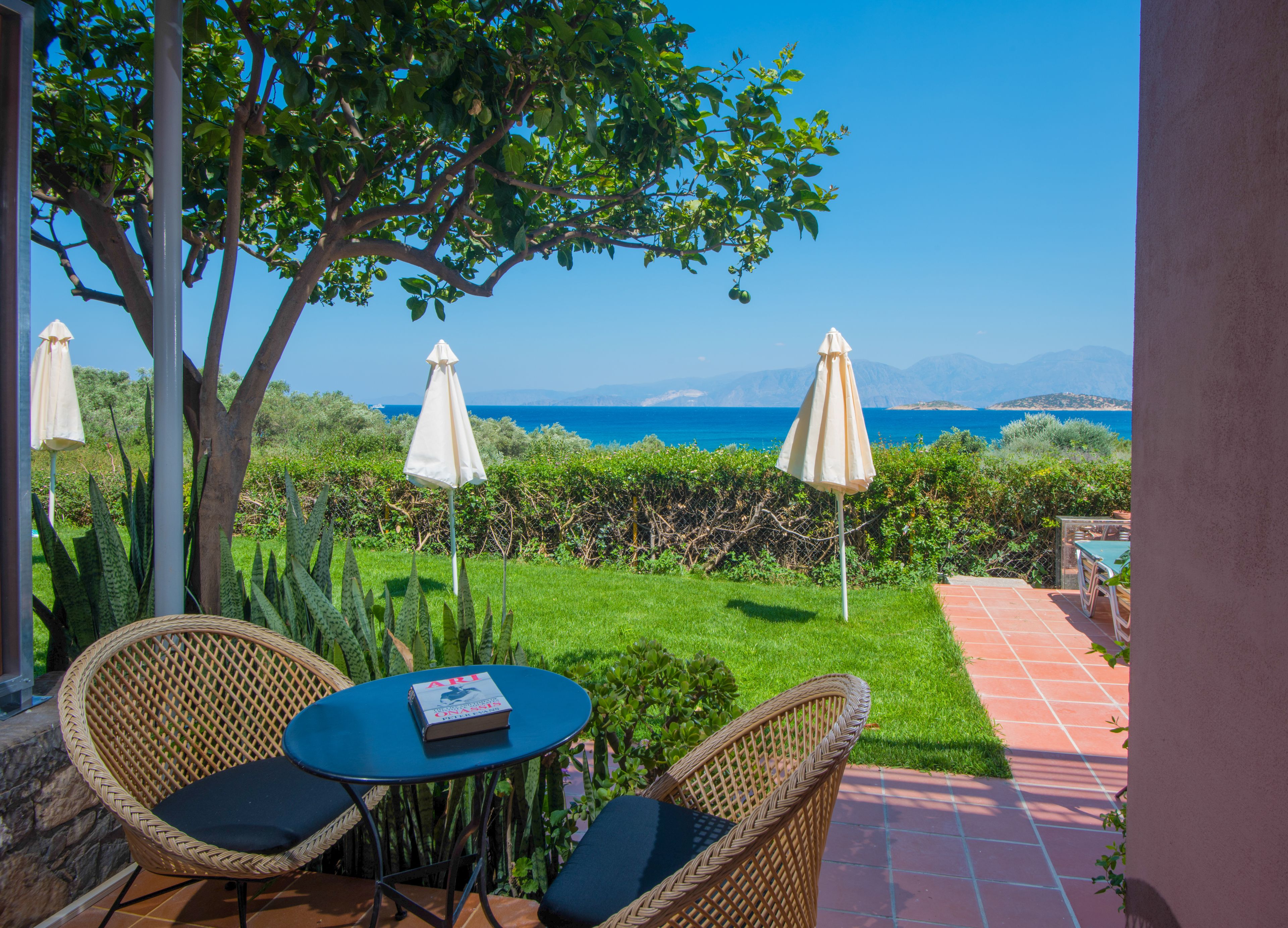 Superior Studio, Sea View | Courtyard view