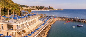 โรงแรมซานเตเรนโซ