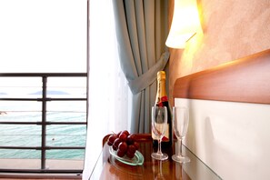 Couette en duvet d'oie, minibar, coffres-forts dans les chambres, bureau