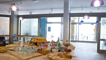 Free buffet breakfast