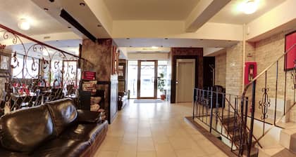 Hotel Avis