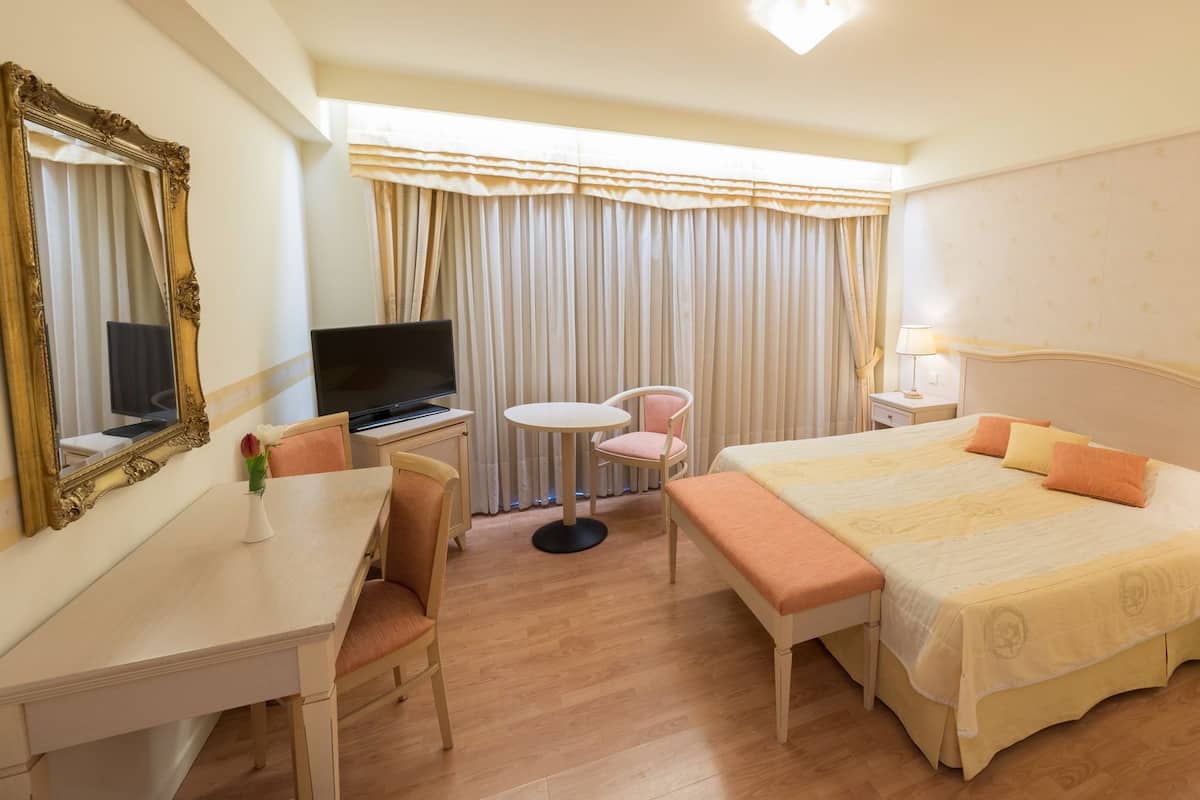 Doppia Standard, vista montagna | Biancheria da letto di alta qualità, minibar, una cassaforte in camera