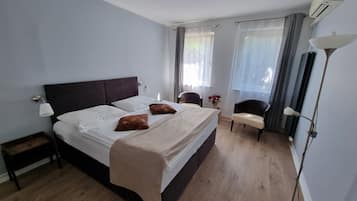 Leilighet – standard, 1 soverom | Skrivebord, strykejern/-brett, wi-fi (inkludert) og sengetøy