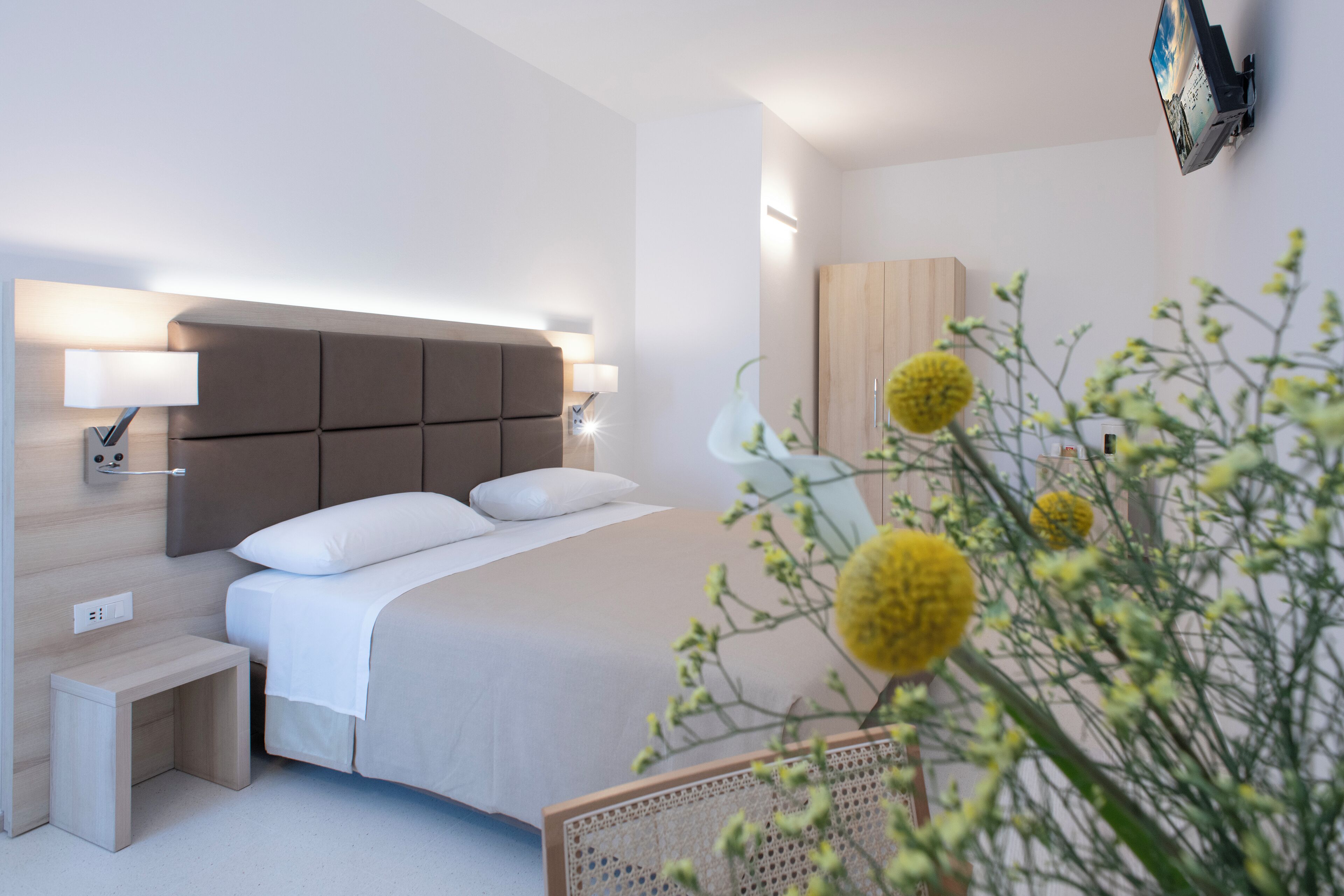 superior double room | down duvets, minibar, in-room safe, desk