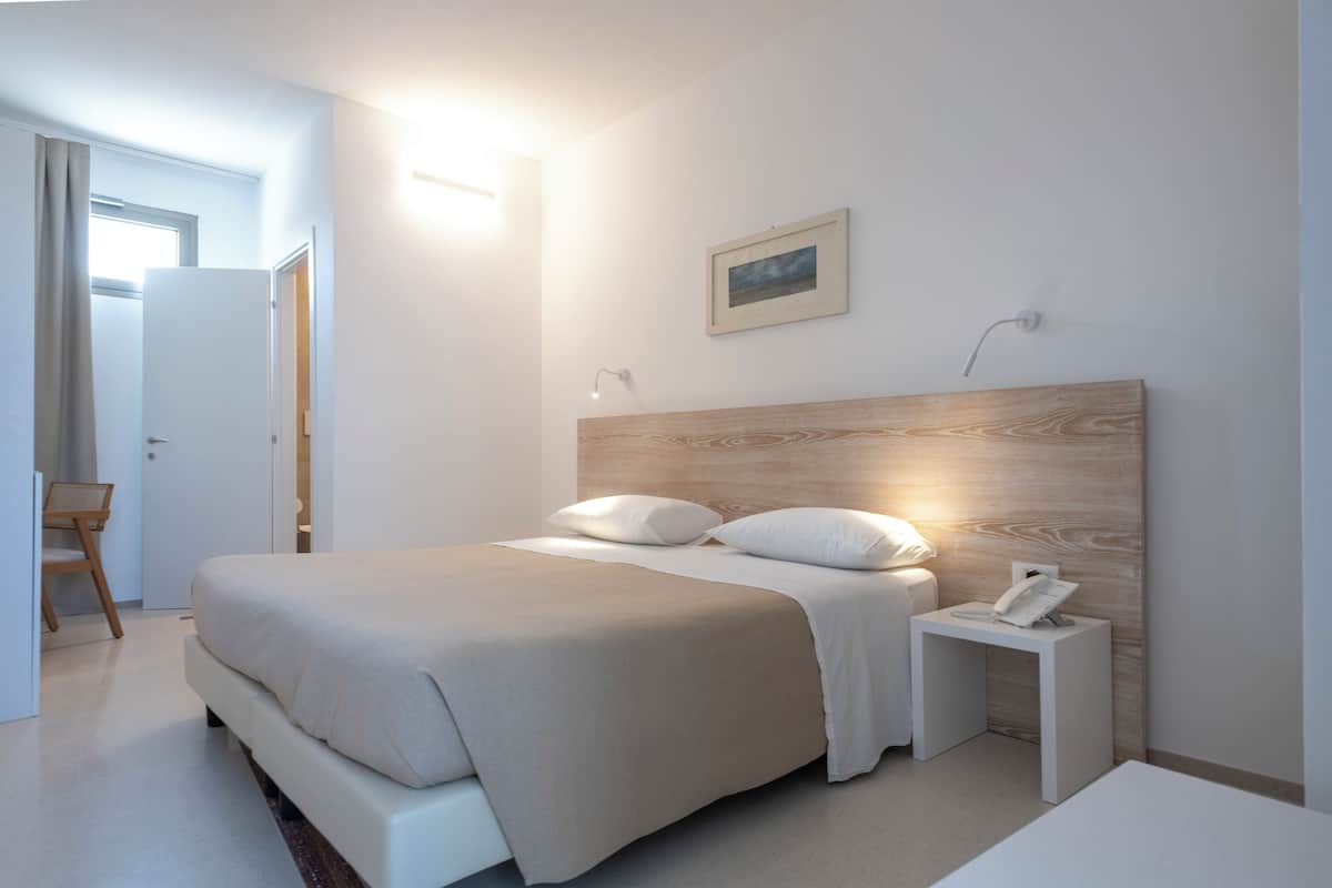 Down duvets, minibar, in-room safe, desk
