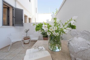 Chambre Double Supérieure, patio | Terrasse/Patio