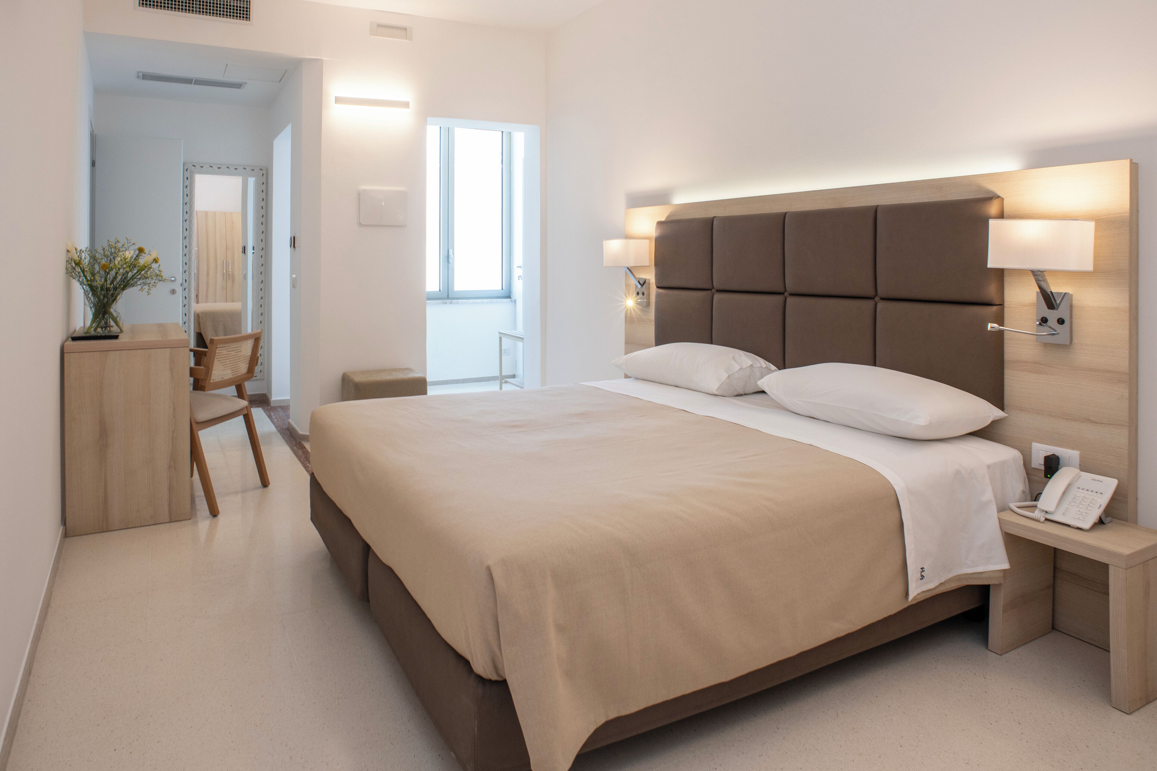 Photo - Hotel Albània