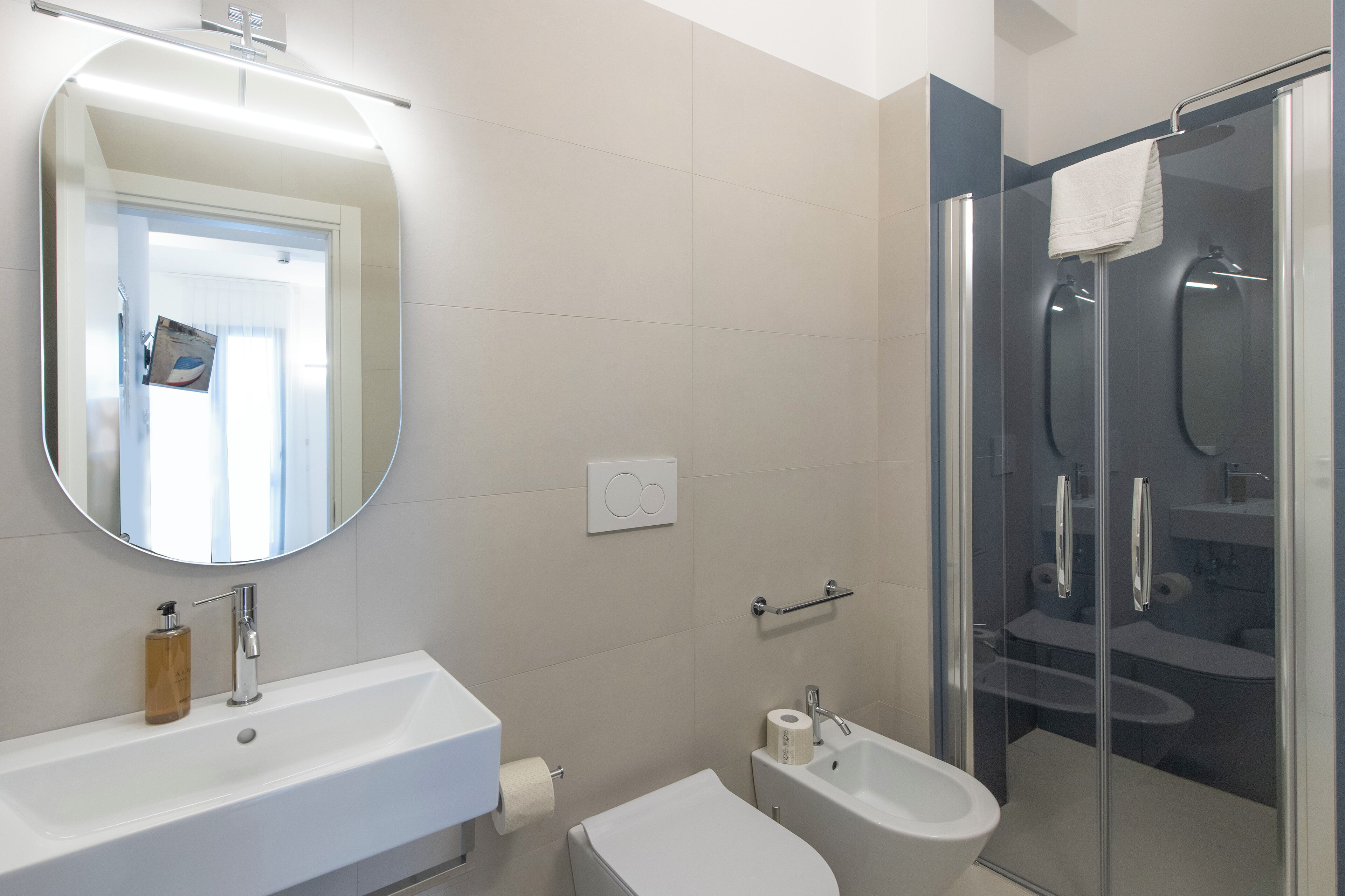 superior double room, patio | bathroom | shower, free toiletries, hair dryer, bidet