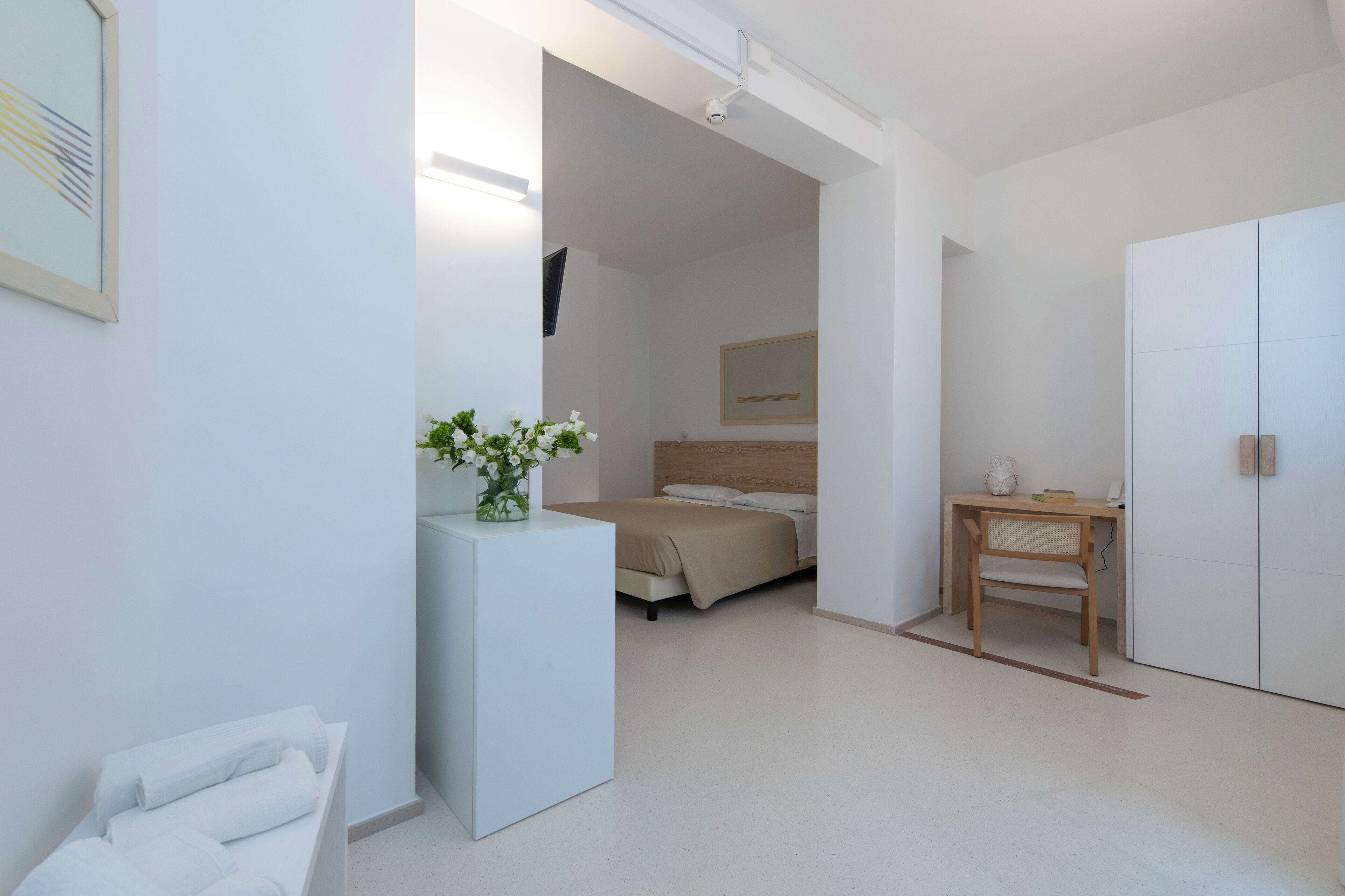 superior double room, patio | down duvets, minibar, in-room safe, desk