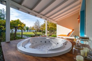 Superior Double Room, Jetted Tub, Sea View | Minibar, free WiFi, bed sheets, wheelchair access