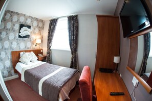 Single Room | Desk, blackout curtains, iron/ironing board, bed sheets - Thomas James Hotel (Royal Leamington Spa)