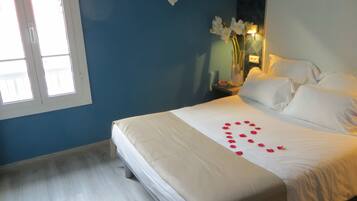 Economy Double or Twin Room | In-room safe, WiFi (free), bed sheets