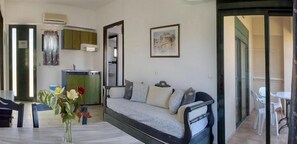 In-room safe, rollaway beds, free wired internet - Villa Platanias (Platanias)