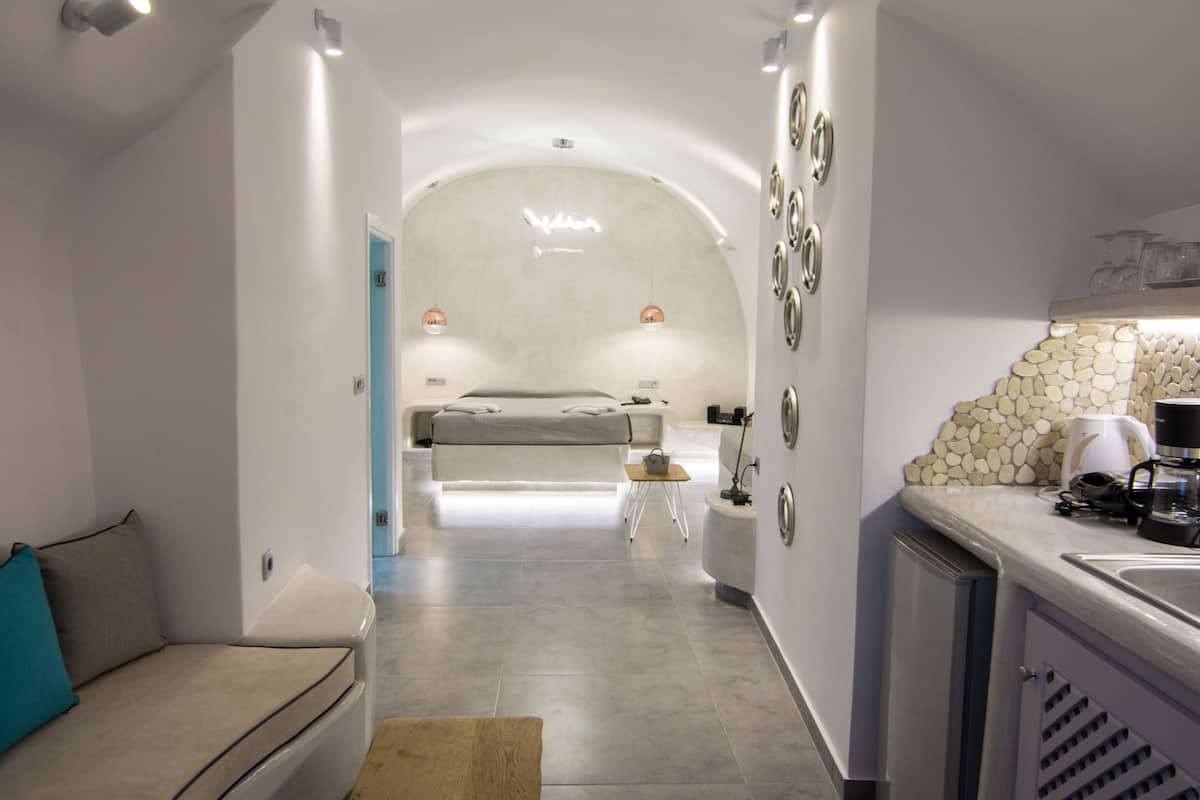 Superior Triple Room (Cave) | Private kitchen | Fridge