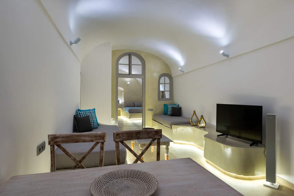 Apartment, 1 Bedroom, Terrace (Cave) | In-room safe, iron/ironing board, free WiFi, bed sheets