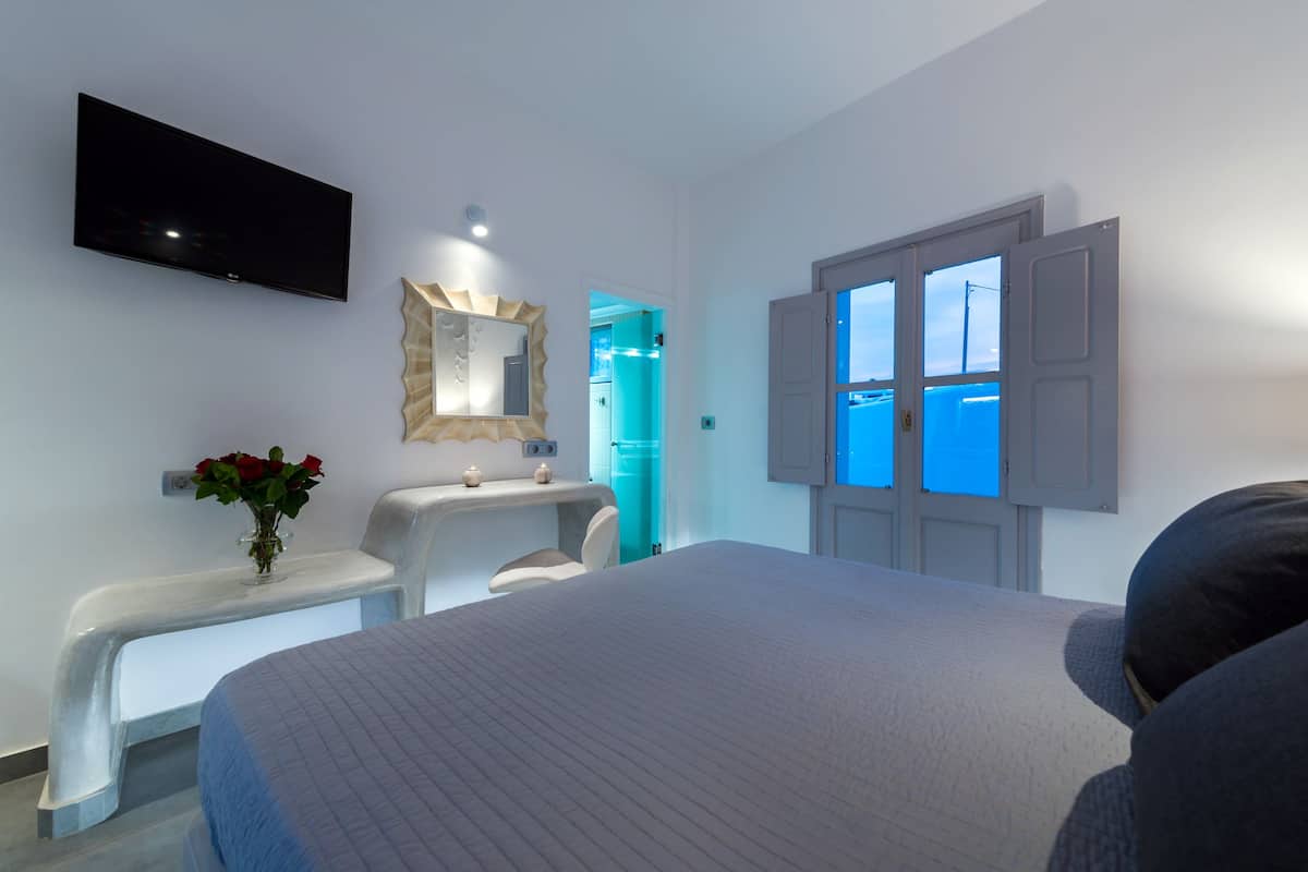 Superior Double Room | In-room safe, iron/ironing board, free WiFi, bed sheets