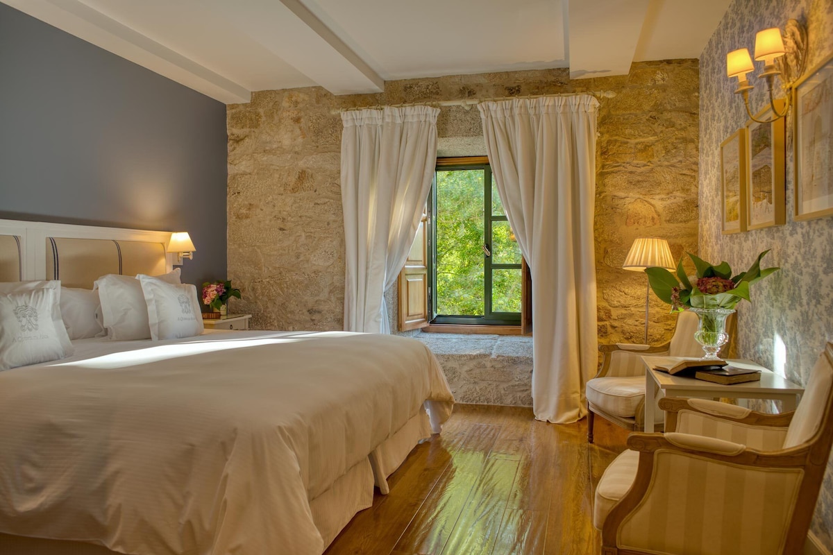 Chambre Deluxe | Draps en coton égyptien, literie de qualité supérieure