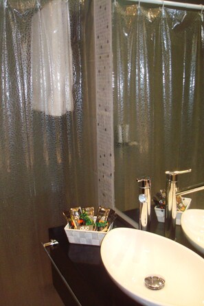 Royal Room (Plus) | Bathroom - Garden Hotel (Córdoba)