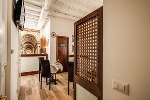 Breakfast buffet - Condotti Inn (Rome)