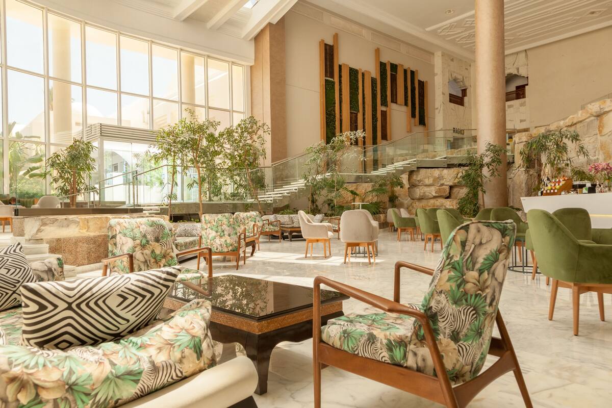 6 bars/lounges, poolside bar