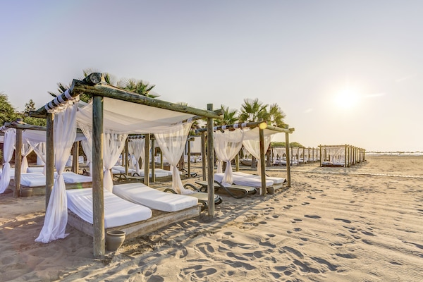 Private beach, beach cabanas, sun loungers, beach umbrellas