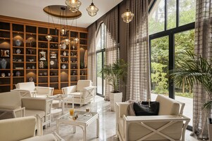 Sala de estar en el lobby