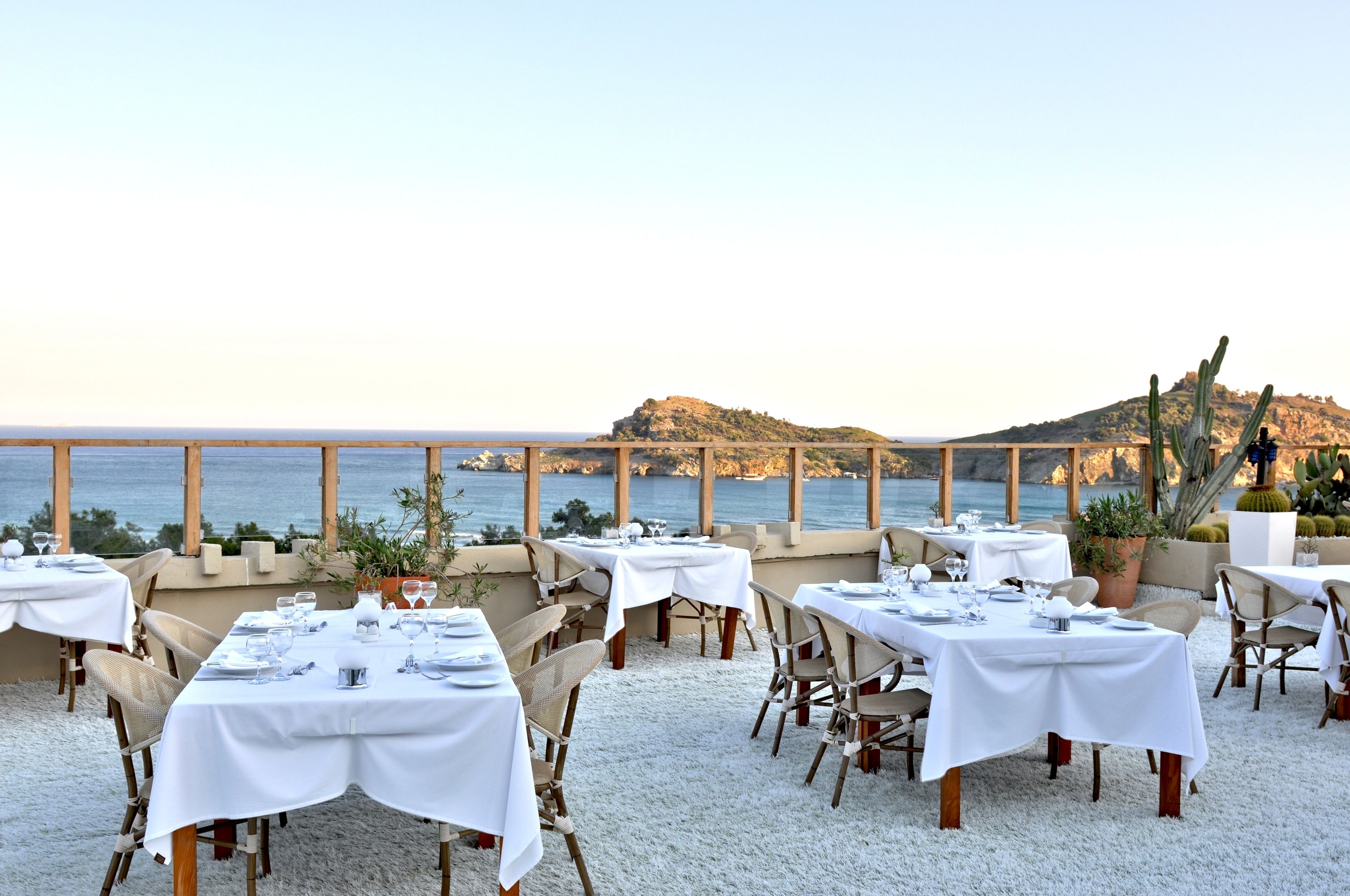 4 restaurants, breakfast, lunch served; local and international cuisine