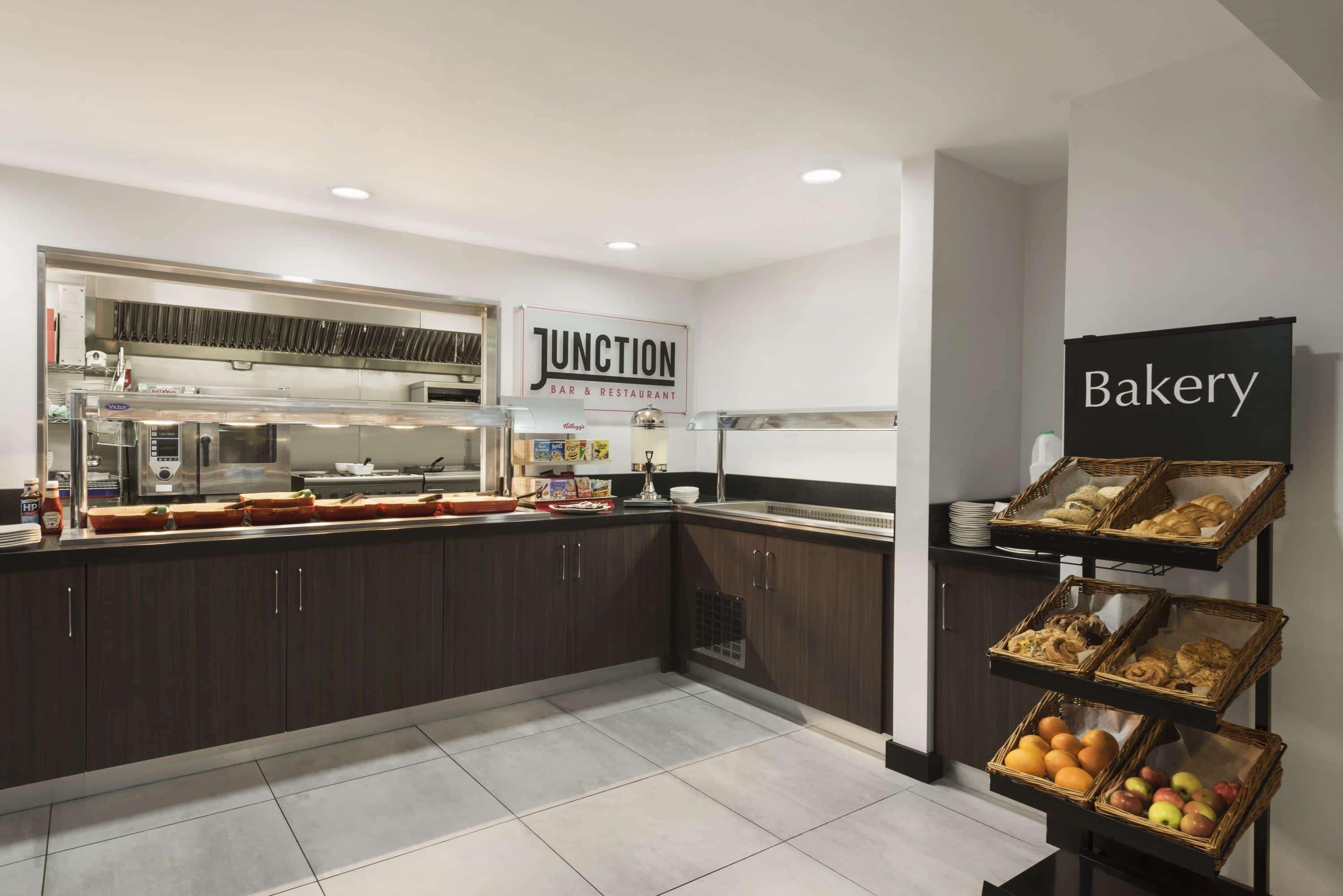 Daily buffet breakfast (GBP 11 per person)