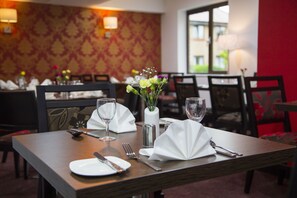 Restaurant - Ramada by Wyndham Cambridge (Cambridge)