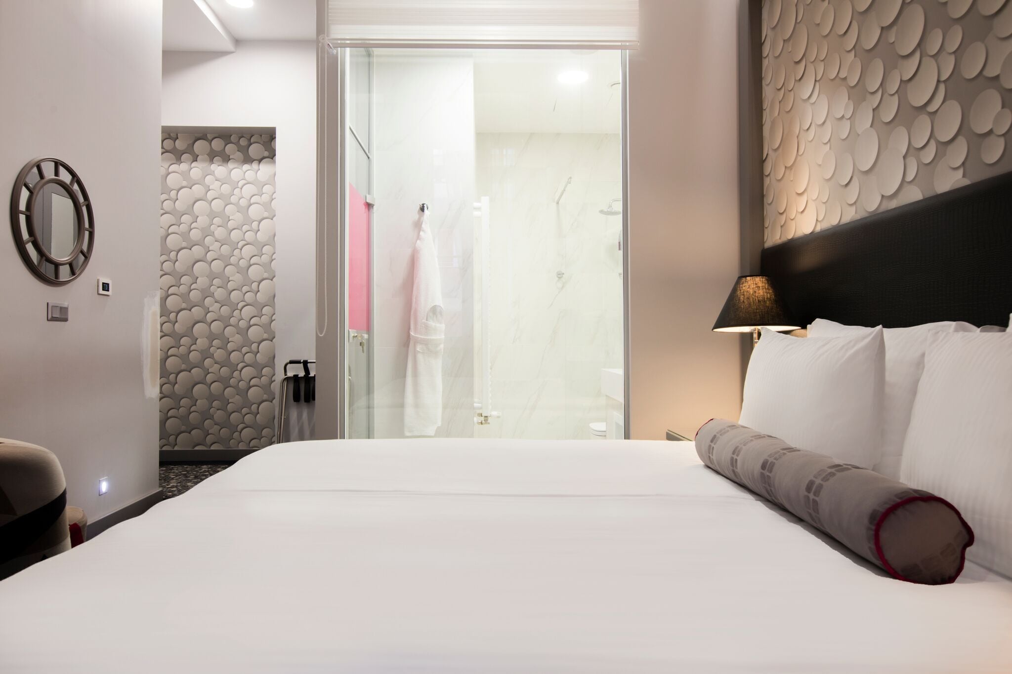 Phòng Superior | Nệm Select Comfort, két bảo mật tại phòng, bàn 