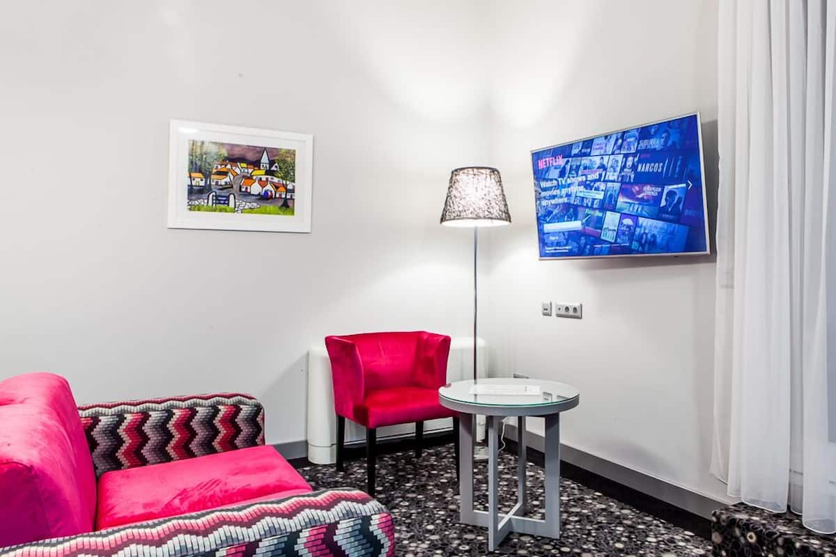 superior room | 1 bedroom, select comfort beds, in-room safe, desk