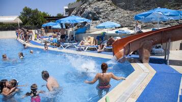 2 outdoor pools, free pool cabanas, pool umbrellas